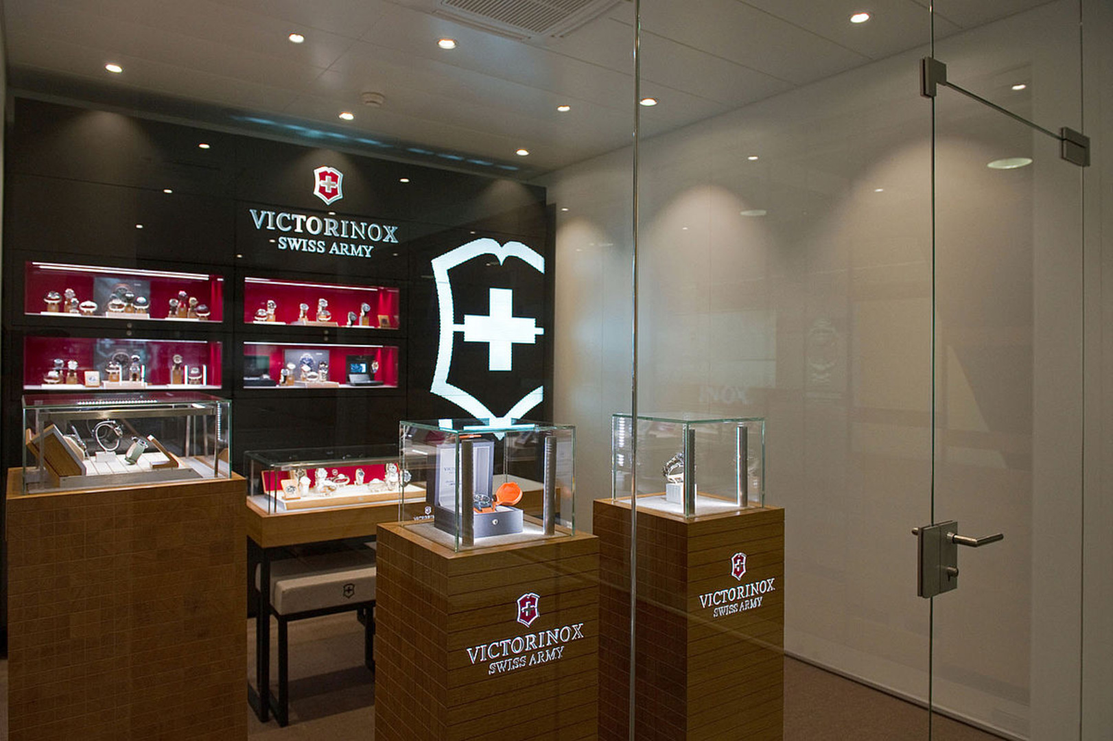 VICTORINOX, Glastrennwände
