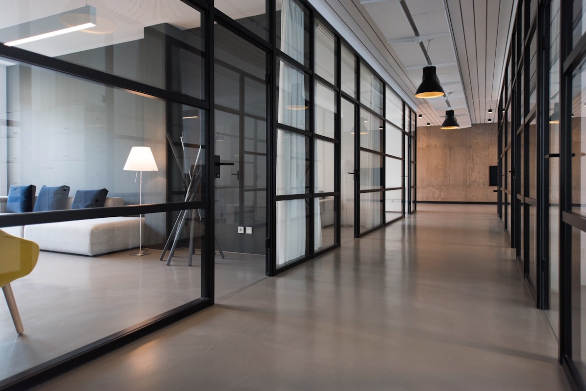 Glastrennwände im Büro
