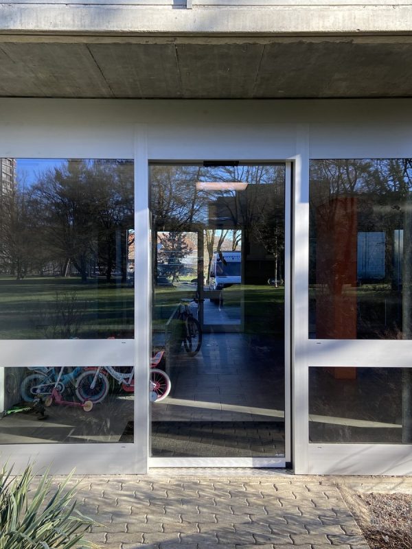 Metalltüre und Fenster von Proverit, Beispiel 2