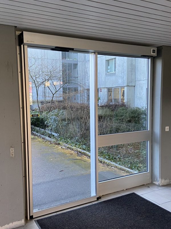 Metalltüre und Fenster von Proverit, Beispiel 5